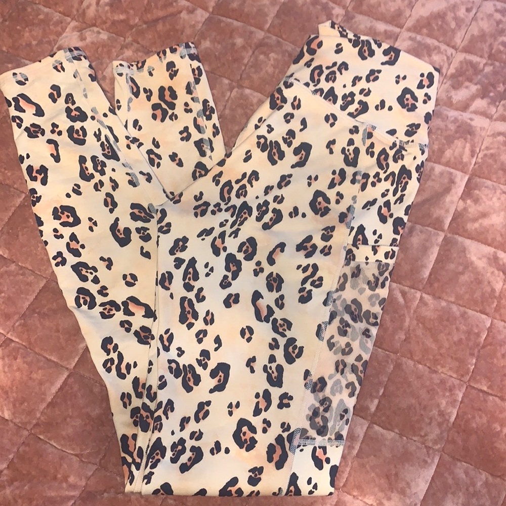 *NWOT* Fabletics Utility Leggings